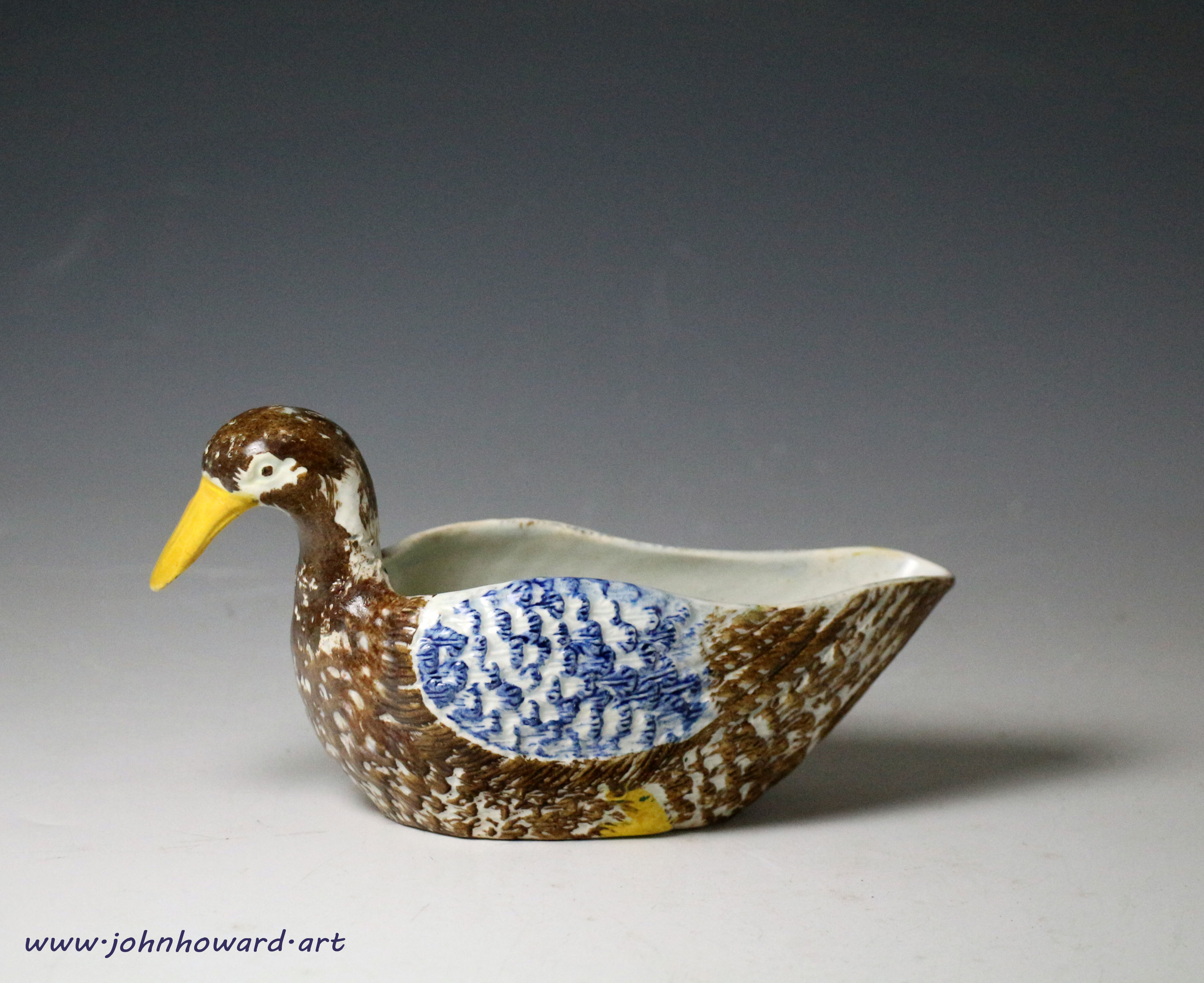 English pottery duck sauce boat in Prattware circa 1810 antique period